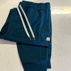 Vuori - Women’s Dreamknit Performance Joggers - Size L